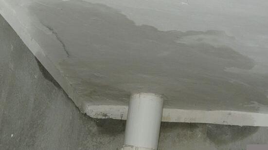 墻面滲水有什么辦法修復(fù)？屋頂防水施工的時(shí)候這些要留意