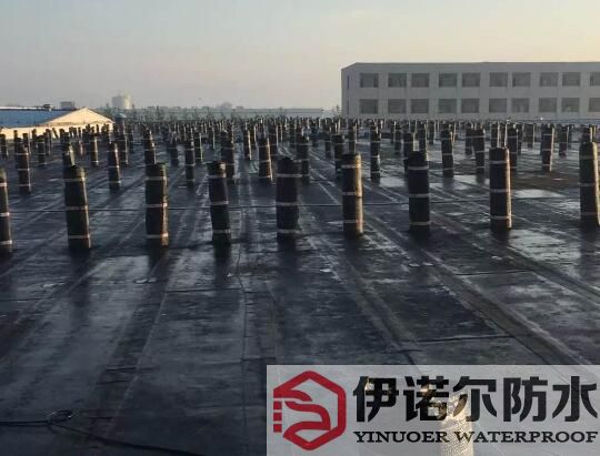 在實際施工過程中，要如何確保防水補漏的效果呢?